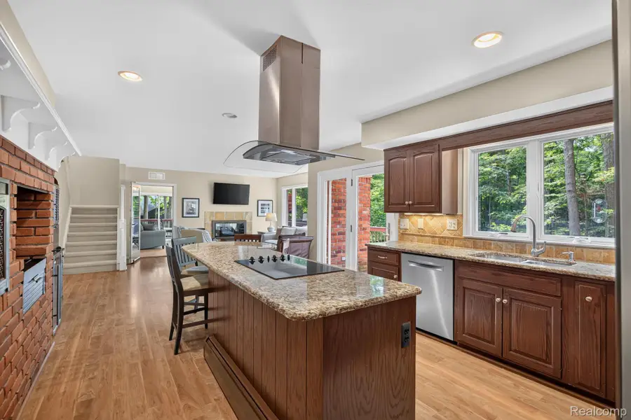 27639 Forestbrook Drive, Farmington Hills, MI 48334 - #3