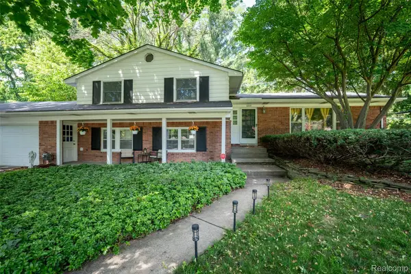 6826 Spruce Drive, BloomfieldHills, MI 48301