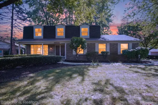 29110 Lake Park Drive, FarmingtonHills, MI 48331