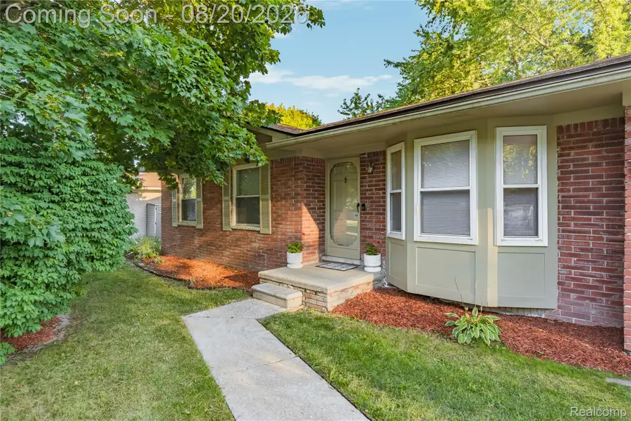 34616 Shorewood Street, Chesterfield, MI 48047 - #2