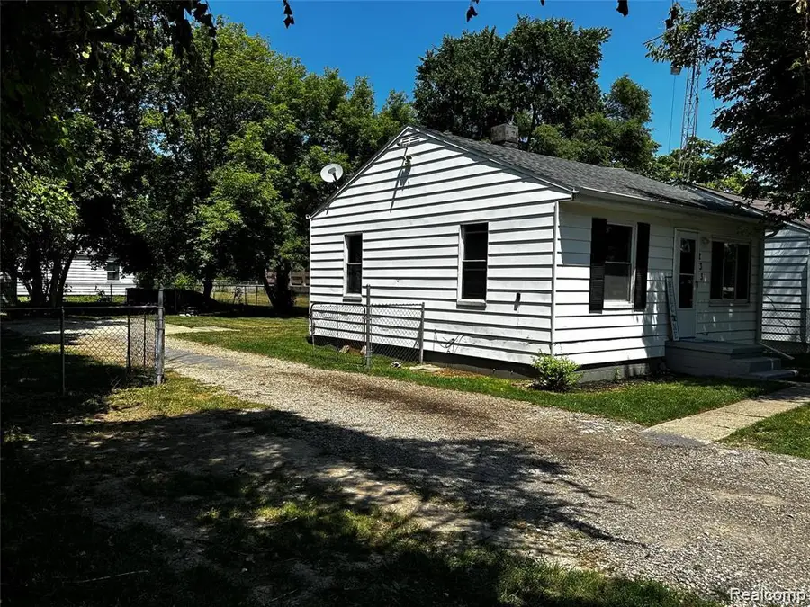 1233 Allen Street, Burton, MI 48529 - #2