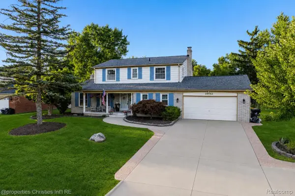 29042 Raleigh Road, FarmingtonHills, MI 48336