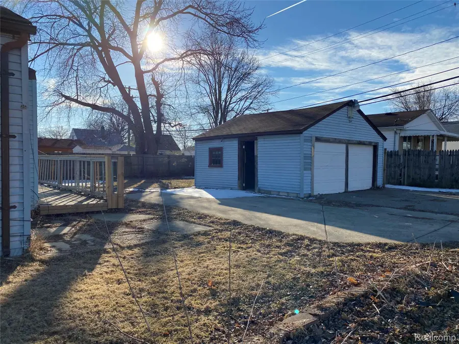 18706 Meier Street, Roseville, MI 48066 - #2