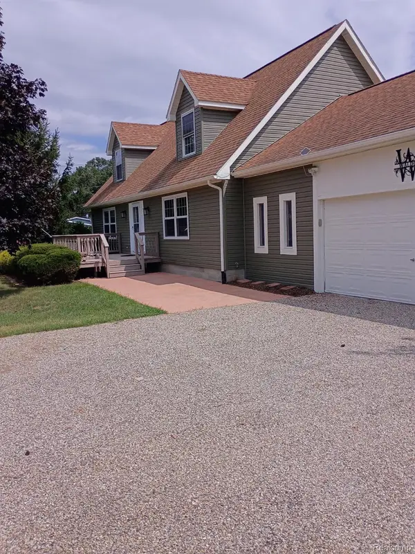 15465 Rhoades Lane, Fenton, MI 48430