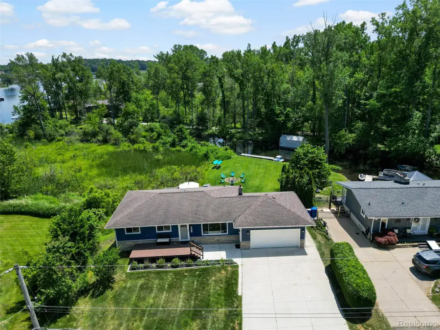 5015 Coshocton Drive, Waterford, MI 48327 - #3