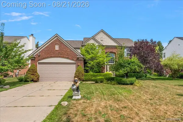 34827 Fontana Drive, SterlingHeights, MI 48312