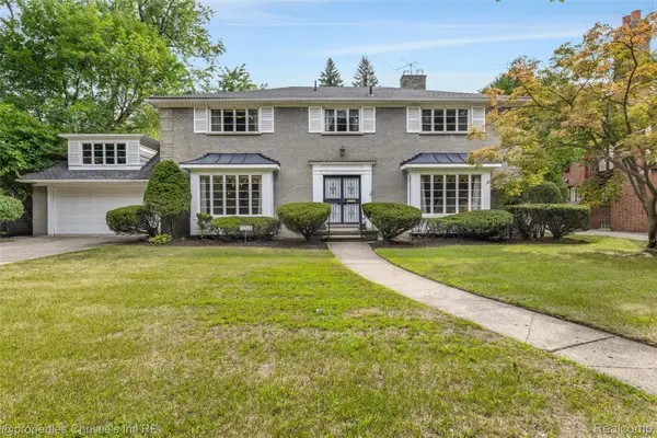 19262 Strathcona Drive, Detroit, MI 48203