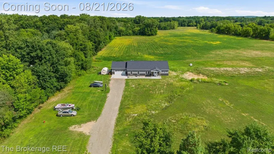 9161 E Coldwater Road, Davison, MI 48423 - #2