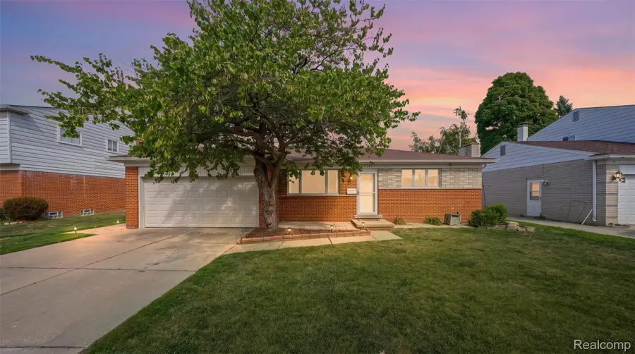 29736 Warner Avenue, Warren, MI 48092 - #2
