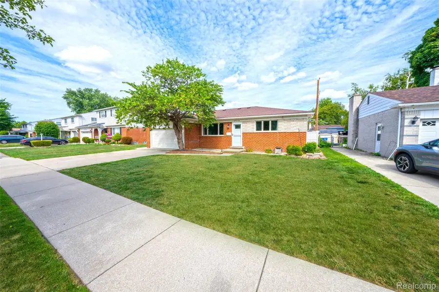 29736 Warner Avenue, Warren, MI 48092 - #3