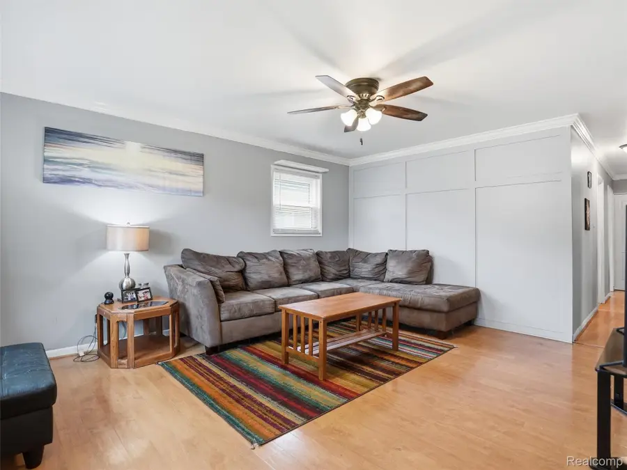 21601 Parkway Street, Saint Clair Shores, MI 48082 - #2