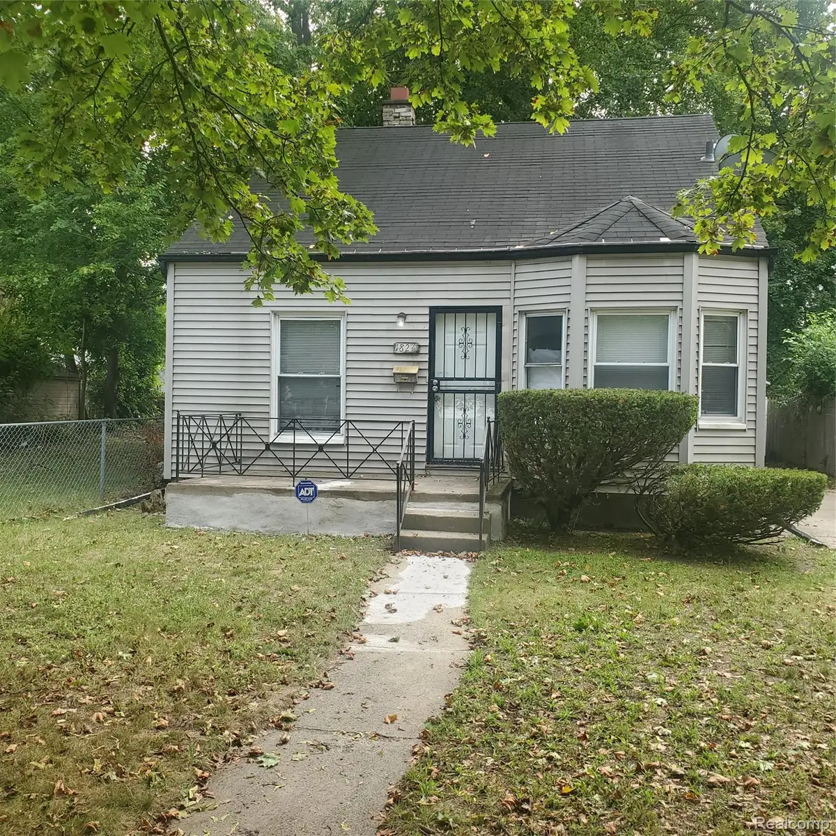 18231 Pembroke Avenue, Detroit, MI 48219 - #1