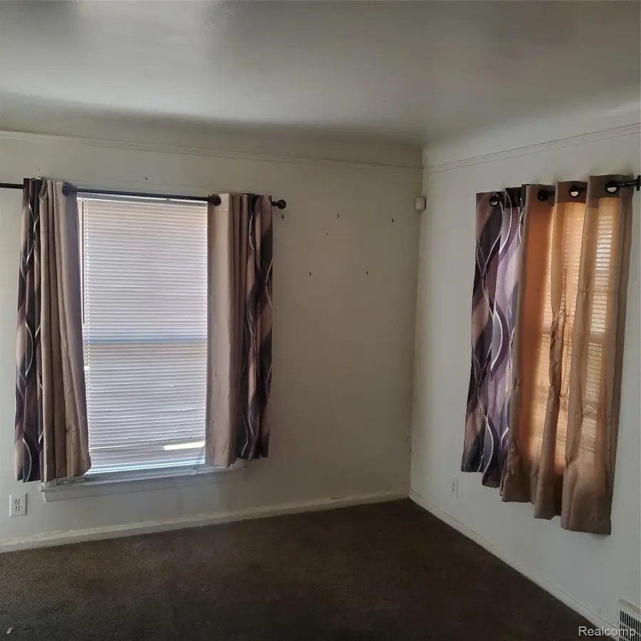 18231 Pembroke Avenue, Detroit, MI 48219 - #3