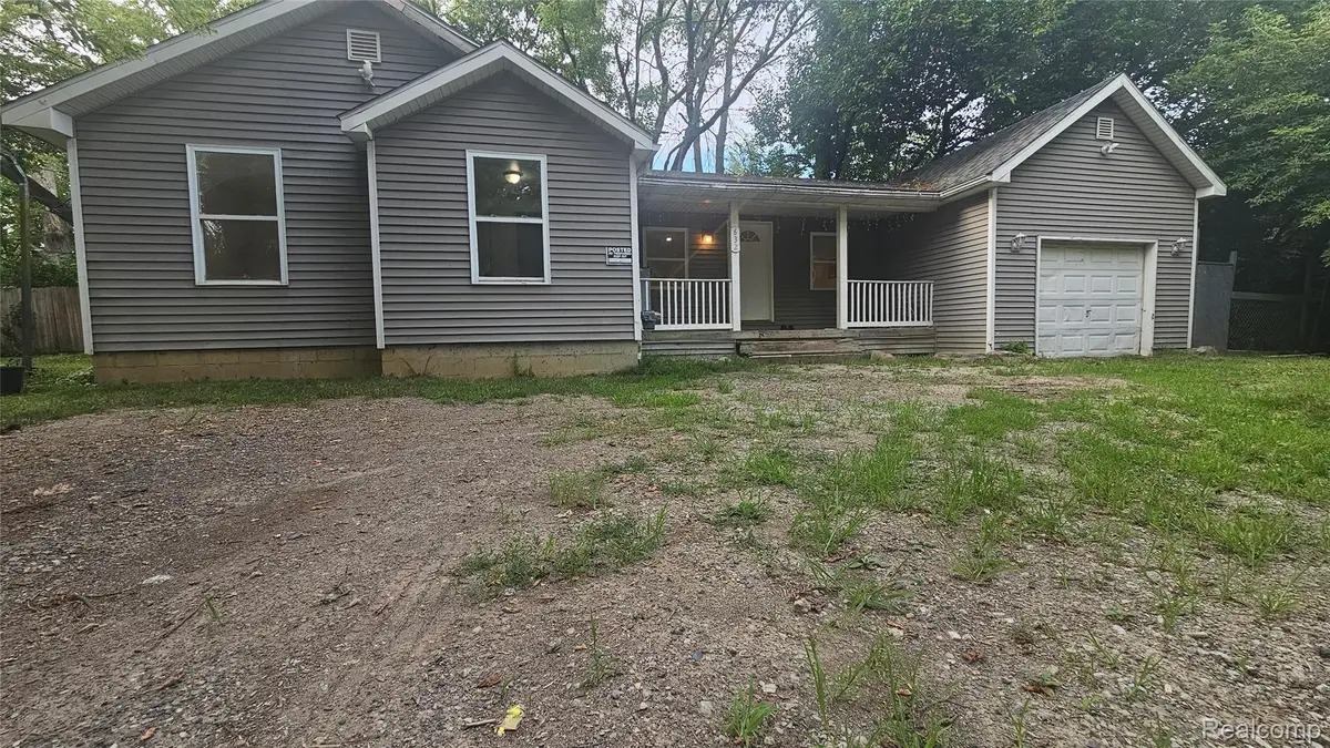 632 Victoria Avenue, Flint, MI 48507 - #1