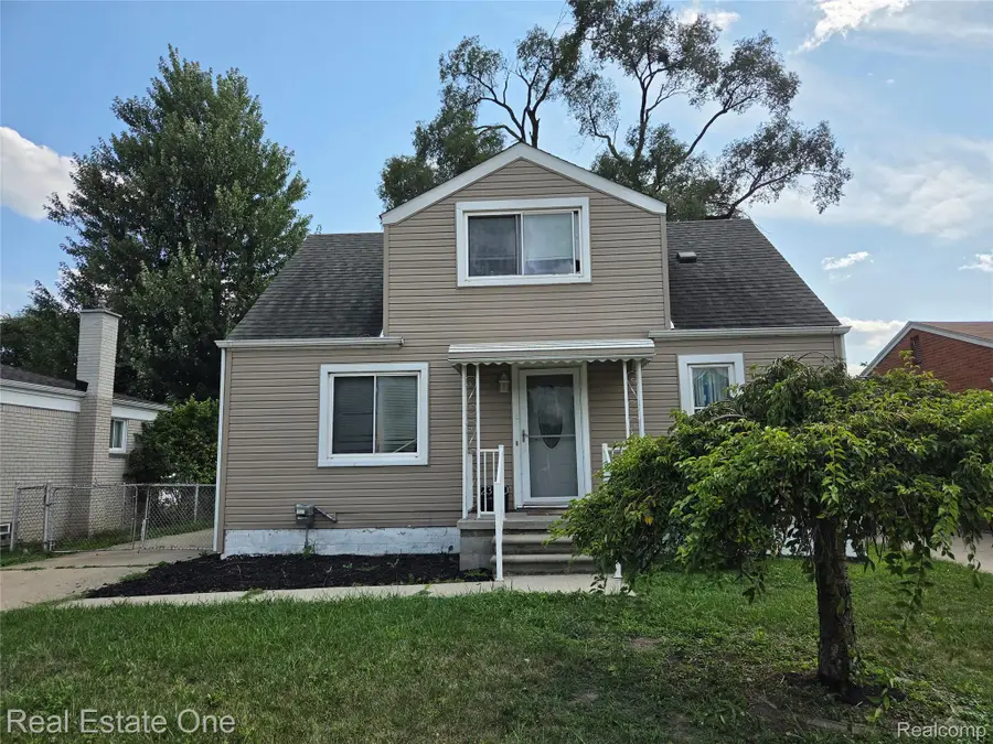 23140 Socia Street, Saint Clair Shores, MI 48082 - #2