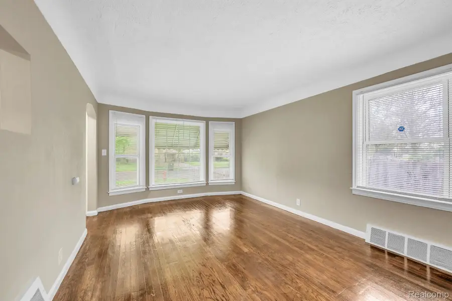 9583 Stahelin Avenue, Detroit, MI 48228 - #3