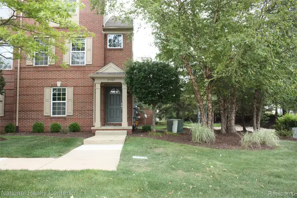27864 Declaration Road, Novi, MI 48377