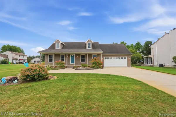 59563 Barkley Drive, NewHudson, MI 48165