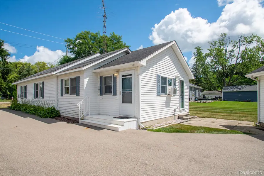 335 Oriole Street, Lapeer, MI 48446 - #3