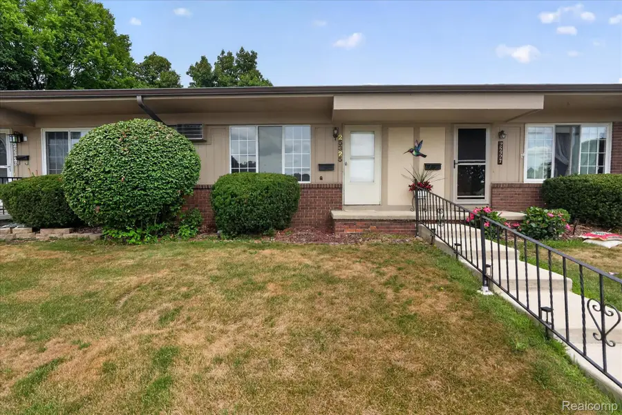 25325 Potomac Drive #3, South Lyon, MI 48178 - #2