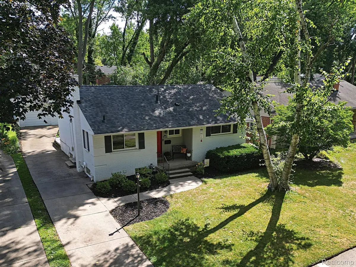 15669 Buckingham Avenue, Beverly Hills, MI 48025 - #1