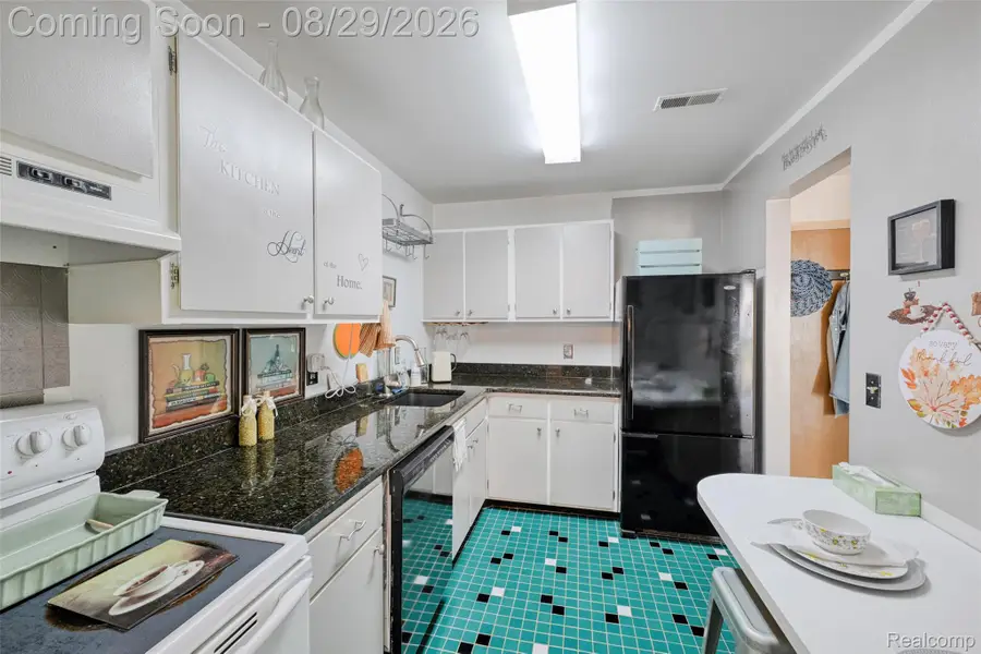 32013 W 12 Mile Road, Farmington Hills, MI 48334 - #3