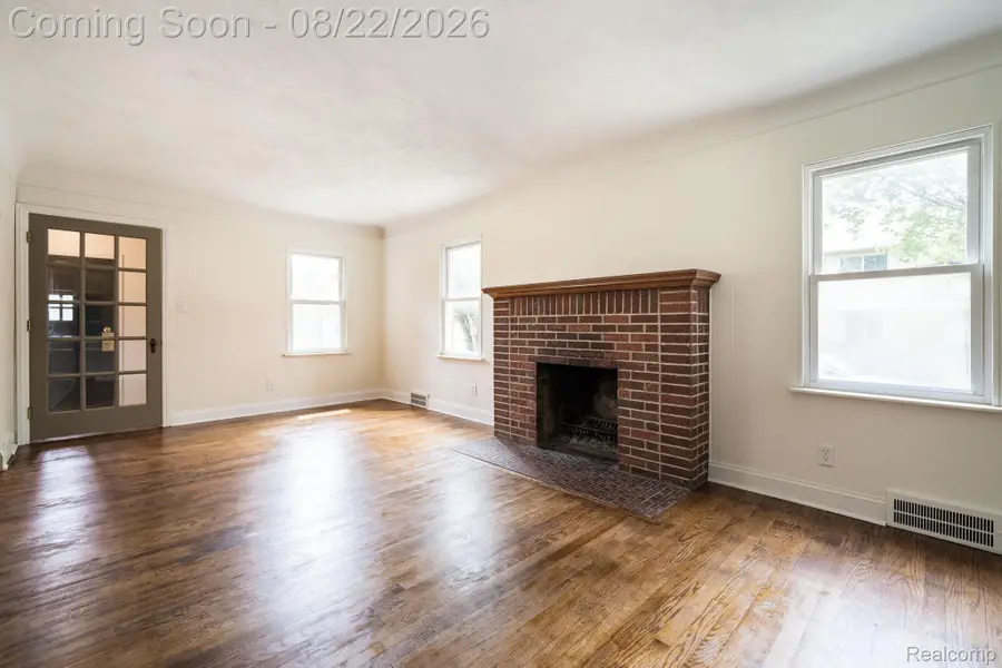 20997 Flora Street, Roseville, MI 48066 - #3