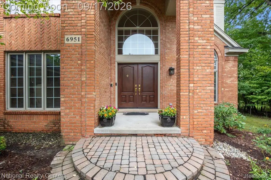 6951 Brook Hollow Court, West Bloomfield, MI 48322 - #2