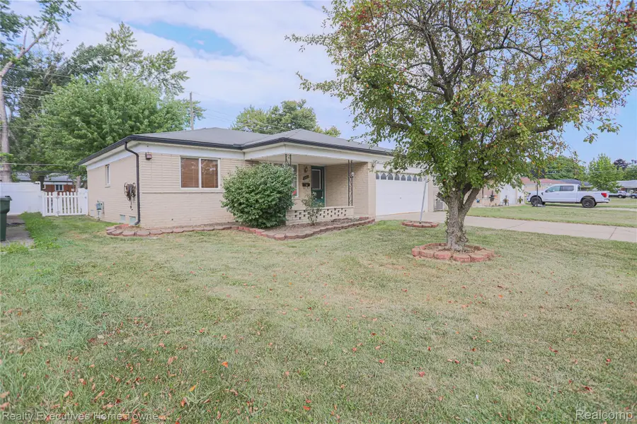 33861 Clifton Drive, Sterling Heights, MI 48310 - #3