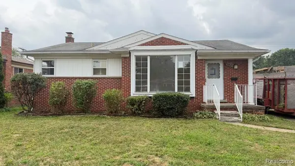30435 Rosslyn Avenue, GardenCity, MI 48135