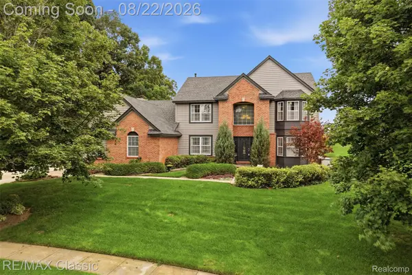 2333 Sandlewood Drive, WhiteLake, MI 48383
