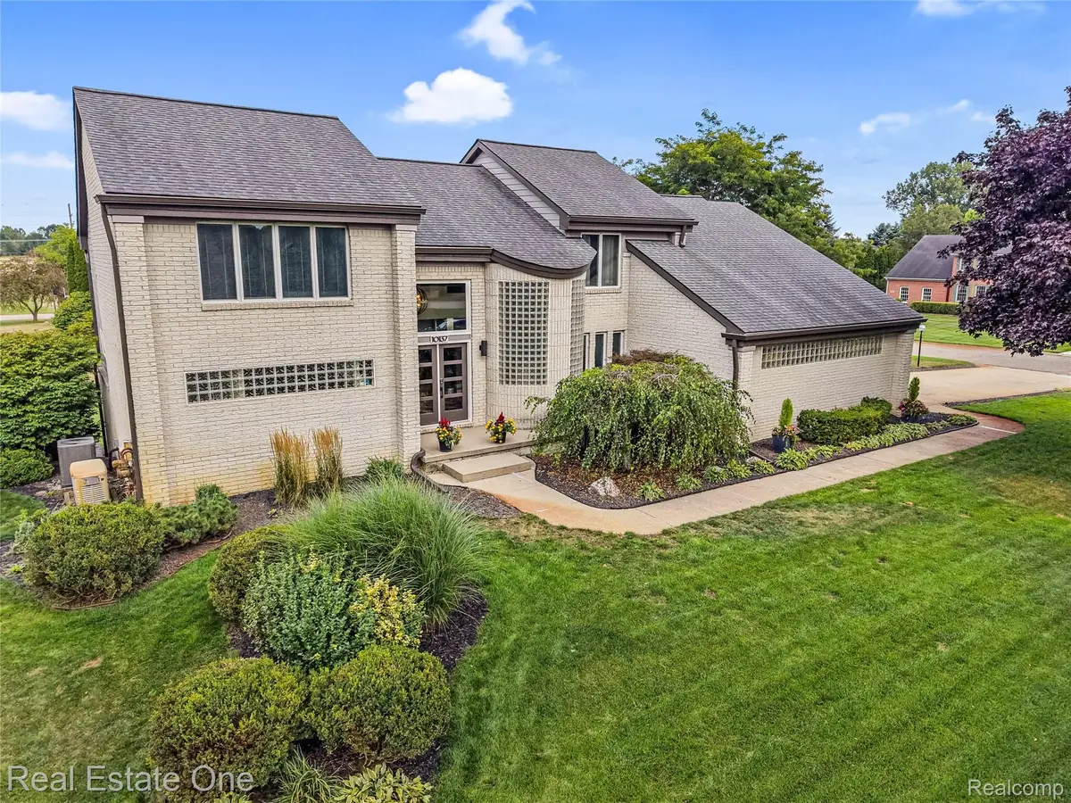 10137 Devonshire Drive, South Lyon, MI 48178 - #1