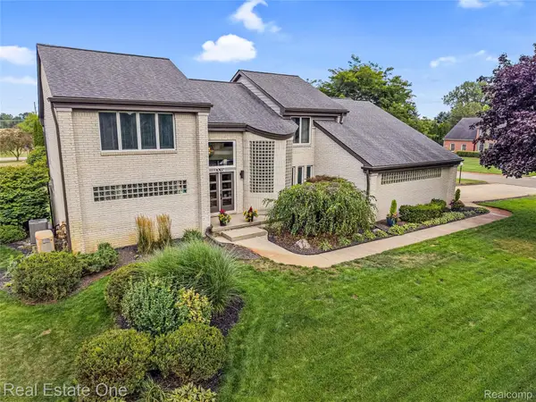 10137 Devonshire Drive, SouthLyon, MI 48178