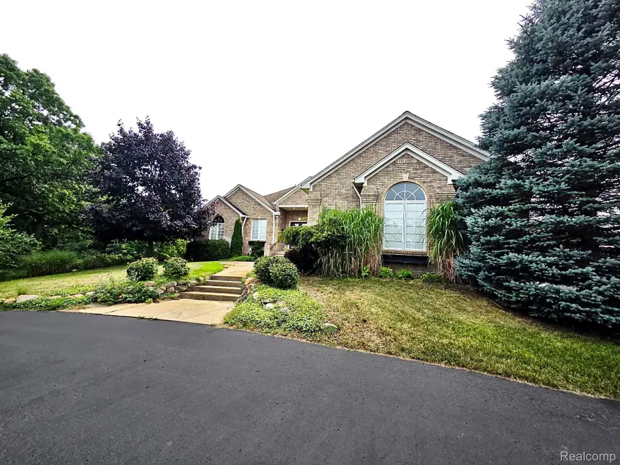 9360 Oakmont Drive, Clarkston, MI 48348 - #3