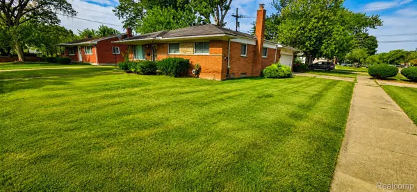 25055 Pierce Street, Southfield, MI 48075