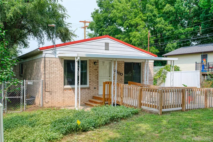 1200 S Holmes Street, Lansing, MI 48912 - #2