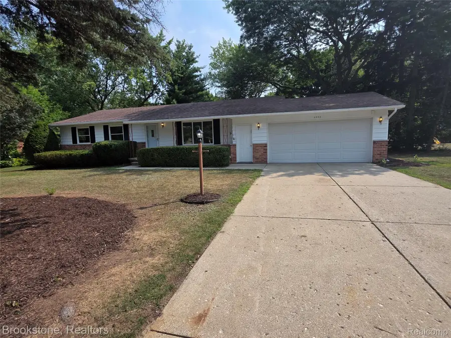 5395 Dorchester Drive, Flushing, MI 48433 - #2