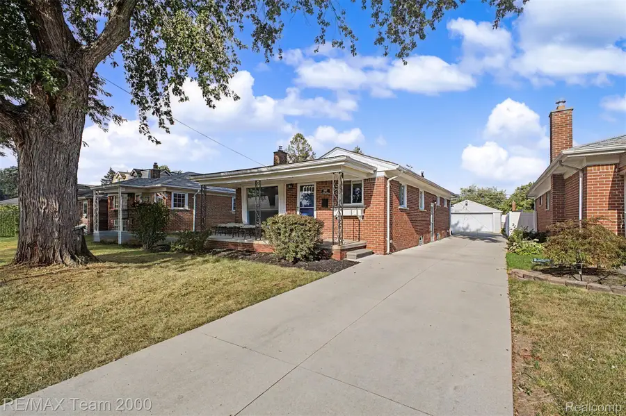 4467 Pardee Avenue, Dearborn Heights, MI 48125 - #2
