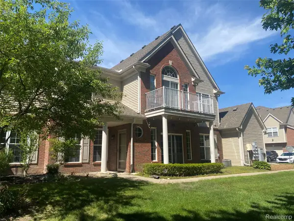 34558 Northrup Drive #8, Chesterfield, MI 48047