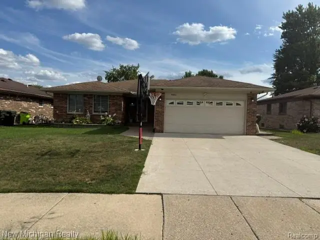 4966 Peachtree Drive, Sterling Heights, MI 48310 - #1