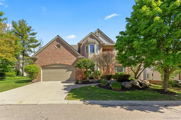 23395 Mission Lane, Farmington, MI 48335