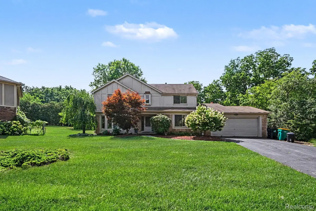29579 Kings Pointe Court, Farmington Hills, MI 48331 - #1