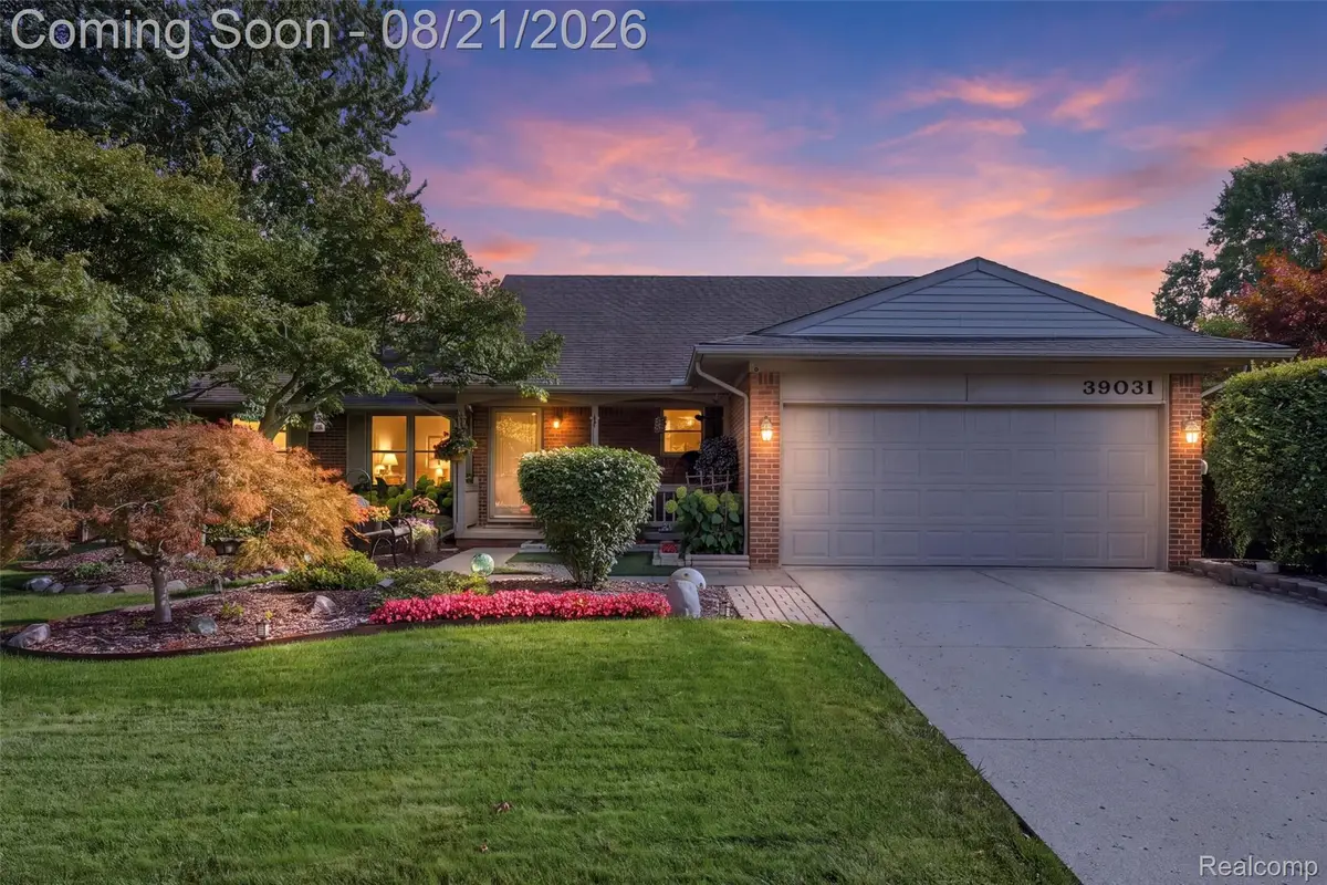 39031 Meeting House Lane, Livonia, MI 48154 - #1