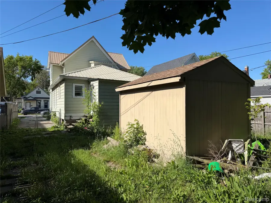 909 Pine Street, Port Huron, MI 48060 - #2