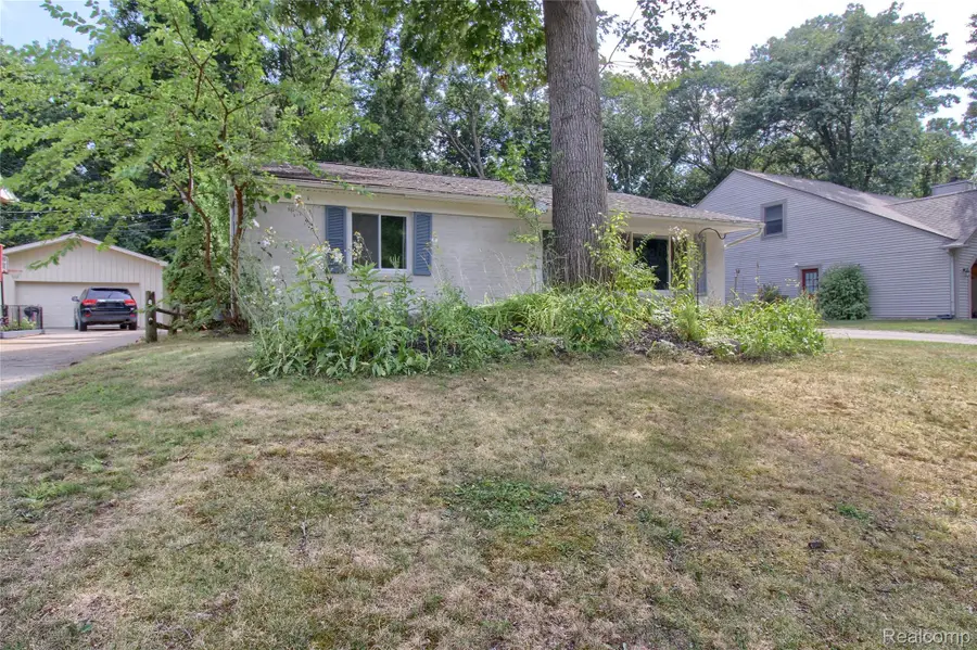 6287 Baldwin Circle, Brighton, MI 48116 - #2