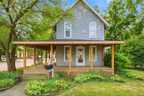 201 W Liberty Street, SouthLyon, MI 48178