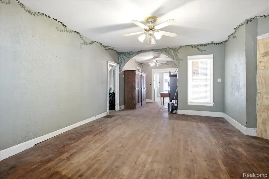 201 W Liberty Street, South Lyon, MI 48178 - #2
