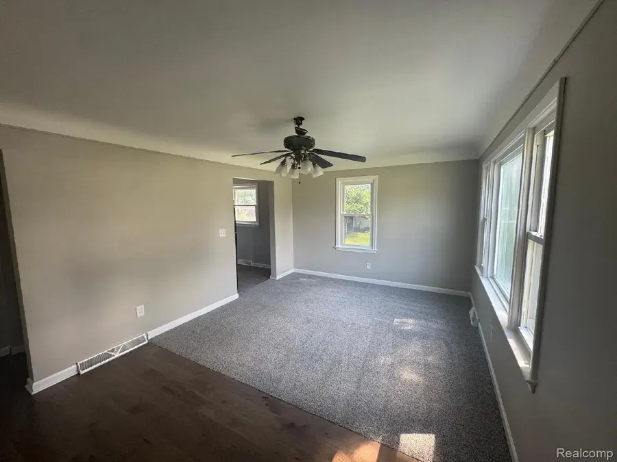 28860 Grayfield Drive, Farmington Hills, MI 48336 - #2