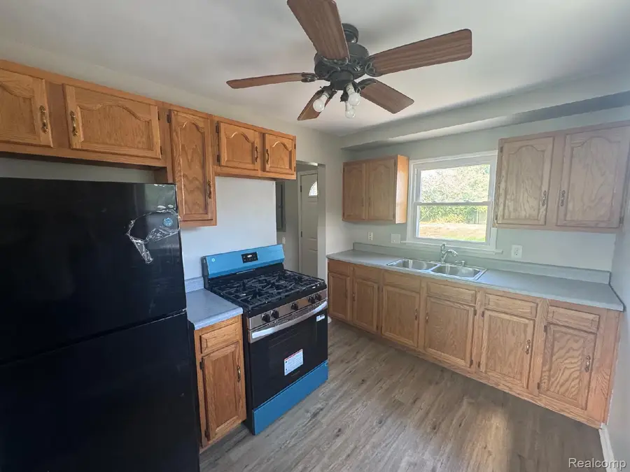 28860 Grayfield Drive, Farmington Hills, MI 48336 - #3