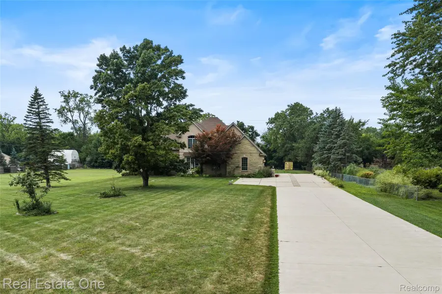 17268 Beech Daly Road, Brownstown, MI 48174 - #2